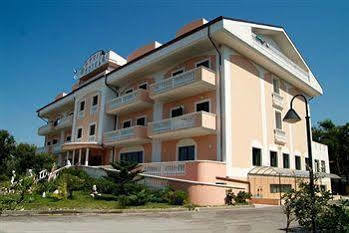 Hotel Residence Adria 로디가르가니코 외부 사진
